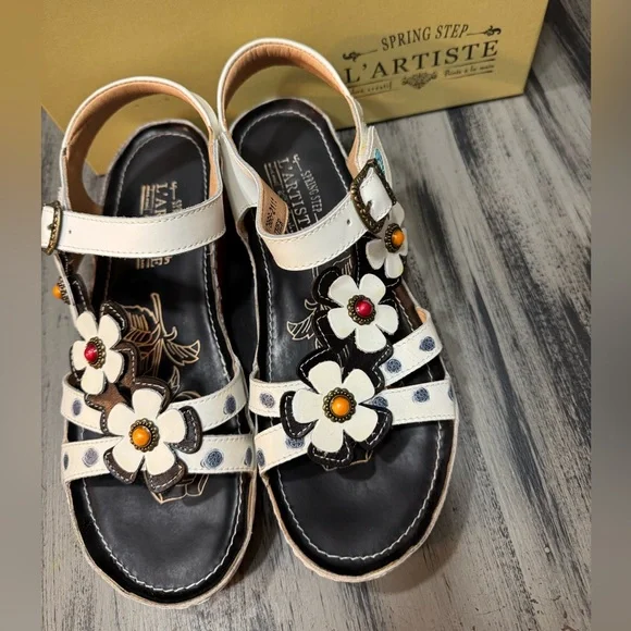 L'Artiste by Spring Step Women’s Goodie Ankle Strap Sandal With Floral Appliqué - Picture 5 of 16